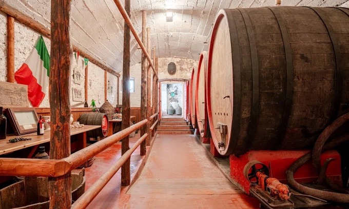 Madonna di Tirano Casa | Dimora Perla di Villa: Historic Wine Retreat & Cellar Tour near Bernina Express
