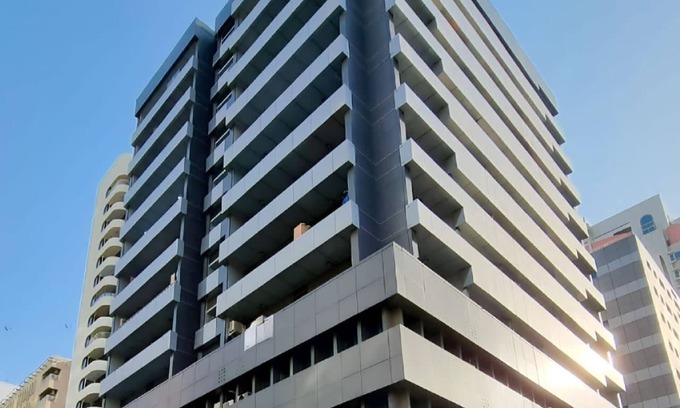 Al Zahiyah Apartamento | Dinar Stays 1 bed for 1 person only