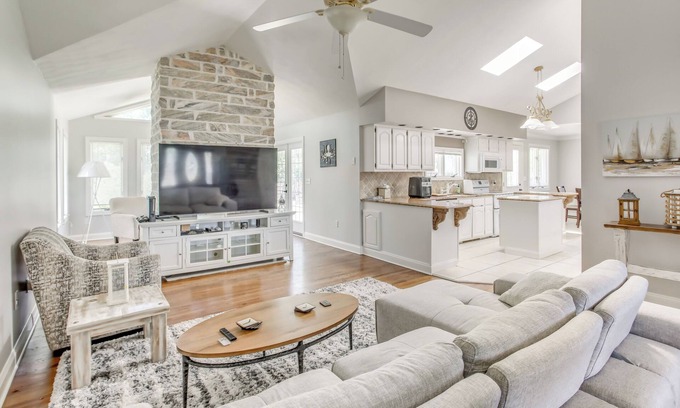 Myrtle Beach Casa | Dine, Shop & Splash: Family Home in Myrtle Beach