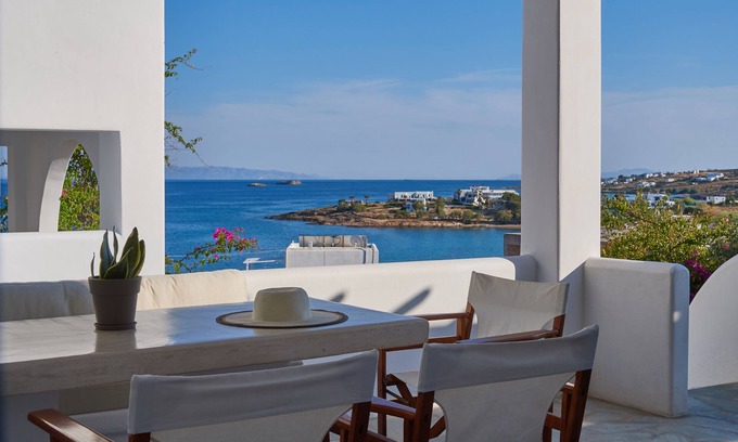 Piso Livadi Casa | Casa Dioniso con impresionantes vistas al mar, a 50 metros de la playa de arena de Logaras