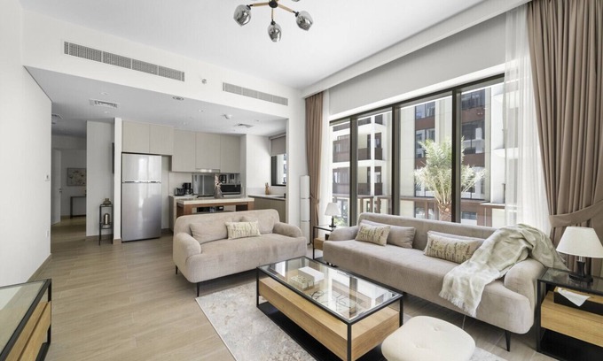 Madinat Zayed Apartamento | Stylish 2BR | Creek Grove | Near Downtown