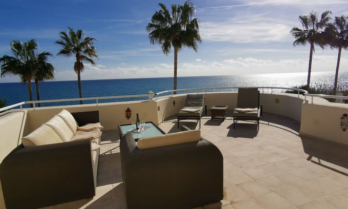 Buenas Noches Apartamento | Acceso directo a la playa, piscina, vista panorámica, terraza de 100 m2.