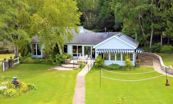 South Bruce Peninsula Casa | Direct beach access cottage - 4 br