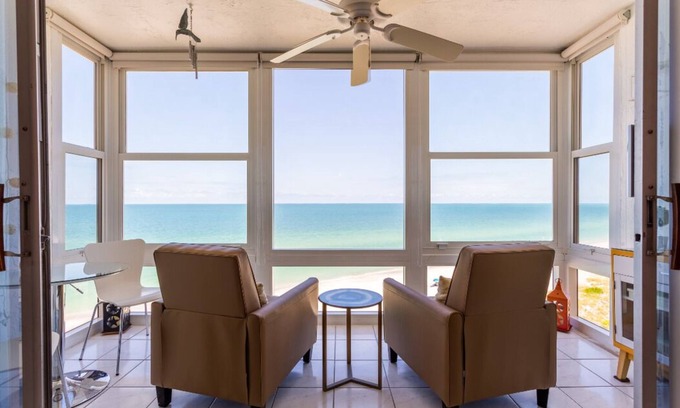 Holmes Beach Condominio | Condominio directo frente a la playa de 2 dormitorios en la hermosa costa del golfo de Florida.