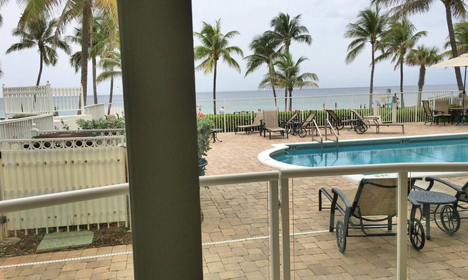 Deerfield Beach Condominio | Direct Ocean / Beach / Área de la piscina impresionante, VISTAS! ¡El mejor precio para Direct Oceanfront!