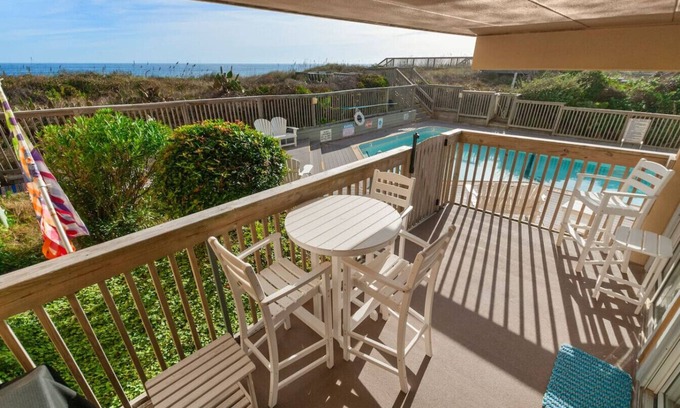 Nags Head Casa | Direct Ocean Front 2BR w/ Pool