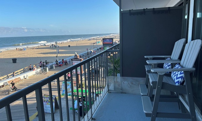 Ocean City Condominio | Direct Oceanfront 1-bedroom condo on 12th Street & Boardwalk