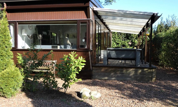 Marum Chalet De Esquí | Direct op grens van Friesland,Groningen en Drenthe tegen bos gelegen