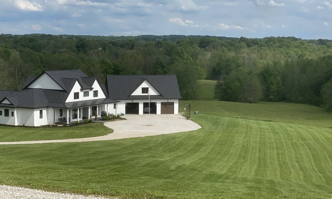 Koleen Casa | Direct path of Eclipse 2024. 5,000sqft home inground Pool 27acres hiking trails.
