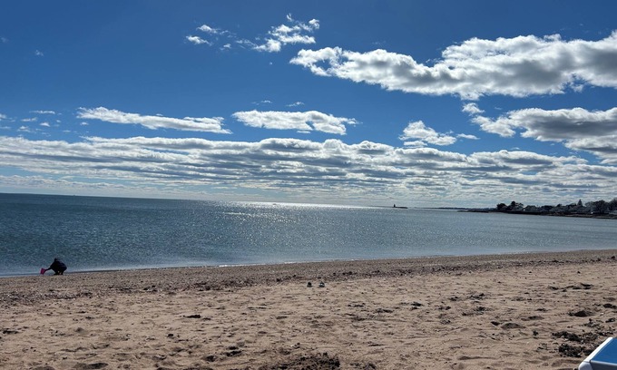 Morgan Point Cabaña | Direct waterfront cottage on private sandy beach
