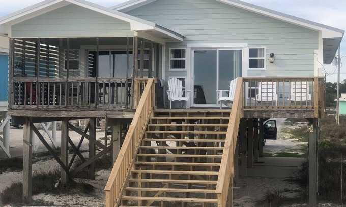 Southpointe Casa | BEACH FRONT 4 BR 2 Bath Home! ¡Quédate en la playa, no detrás!
