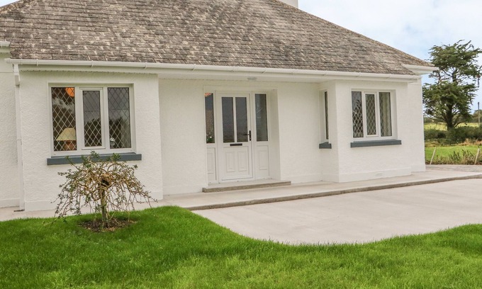 Athea Casa | DIRREEN HOUSE, family friendly in Listowel, County Kerry