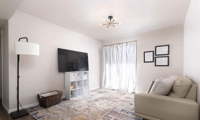 Amarillo Apartamento | *Discount* Comfy Beds, FAST Wifi, Near Route 66, Palo Duro Canyon, Downtown