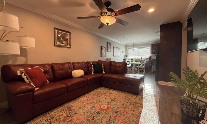 Highlands - Perkins Apartamento | Discounted monthly stays. 2 bedroom unit.