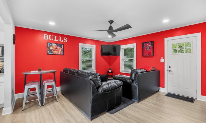Wilmington Casa | Discounted Rates! Downtown Wilmington - Near Beach - Family-Friendly Pets Okay