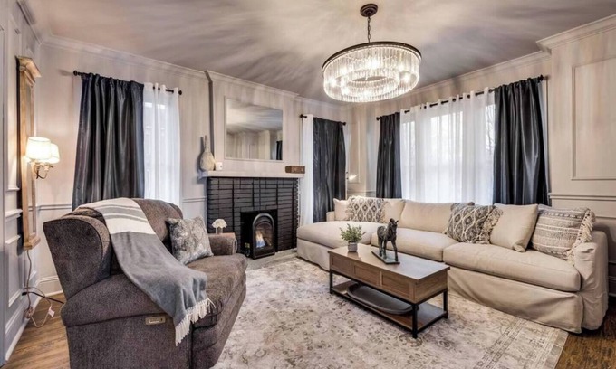 Old East Dallas Condominio | Modern Luxury Residence in Quiet Neighborhood