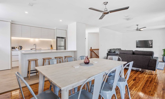 Broadbeach Casa | Discover the perfect retreat for families and pets alike in the heart of Broadbeach.