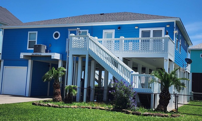Port Bolivar Casa | Discover tranquility at this 3/3 steps away from the beach with a fenced yard