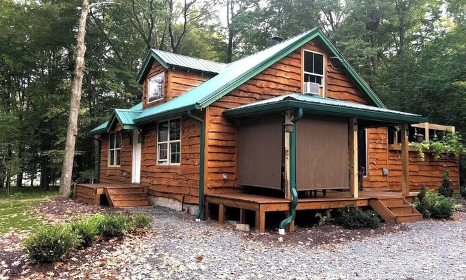 Pocono Lake Cabaña | Discover your ideal Pocono Lake vacation rental at Pocono Dream Cottage!