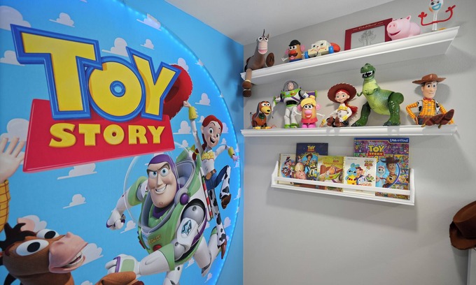 Placentia Casa | Disney Close-Luxury/2Kings/Elsa &Toy Story themes