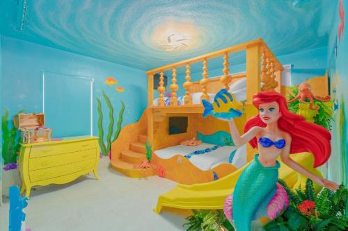 Bellavida Casa | Disney Themed Resort Home with Lake View