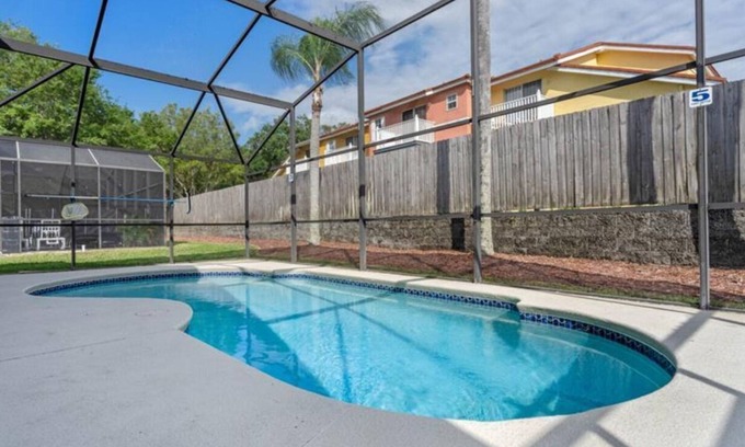 Bellavida Casa | Disney Themed Single Family Home, Private Pool, 15 Mins From Disney & Sleeps 10