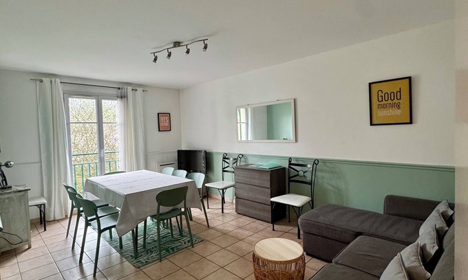 Chessy Apartamento | DISNEYLAND Resort Paris apartment pour 6,7 maxi ! dvd, Plasma tv, BOSE station, WI-FI, free parking for 1 car
