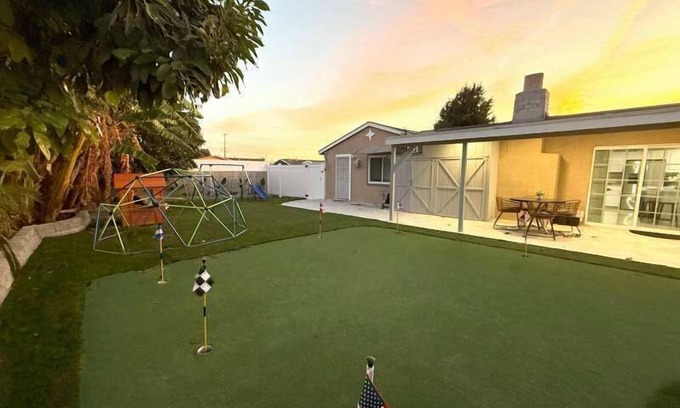 Southwest Anaheim Casa | Disneyland Lux Villa 6BR, 4BA, Mini Golf, Arcade Game