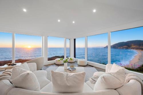 Montara Casa | Distinguished Oceanfront Point Estate with Iconic Beach Mountain Vistas