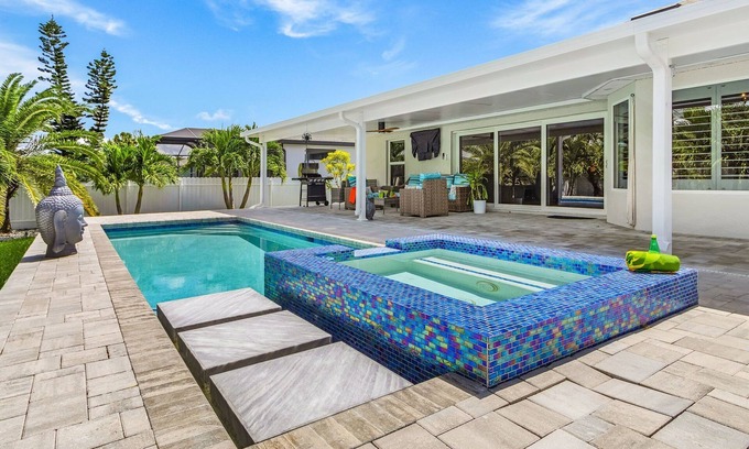 Pelican Casa | Dive into Fun & Green Bliss at Nature's Retreat - Villa Tree of Life