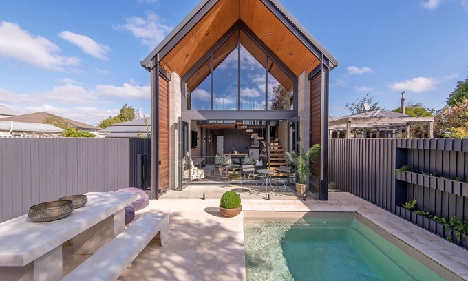 Saint Albans Casa | Divine on Derby - Christchurch Holiday Home