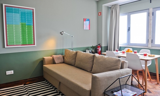 Santo Antonio Apartamento | Divine Port's Wine in Lisbon by Misha's Place (2B)