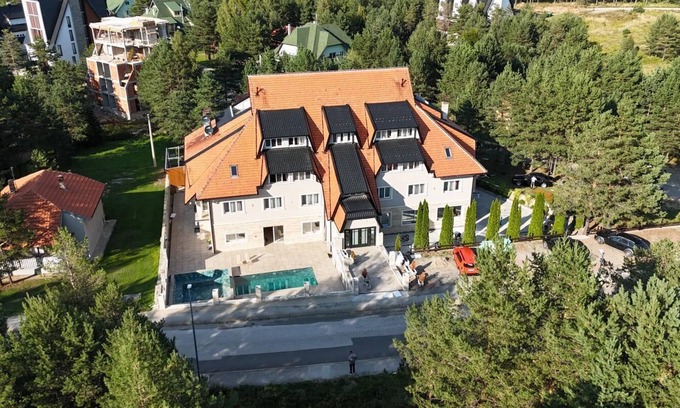 Divcibare Hotel | Vila Bob