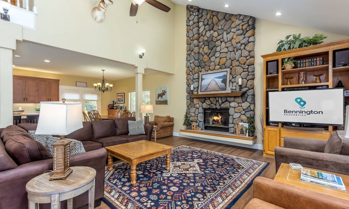 Deer Park Casa | DIXI02 - Great Home, AC, Dog Friendly, Hot Tub