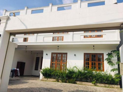 Battaramulla Casa | Diyawanna Lake Villa