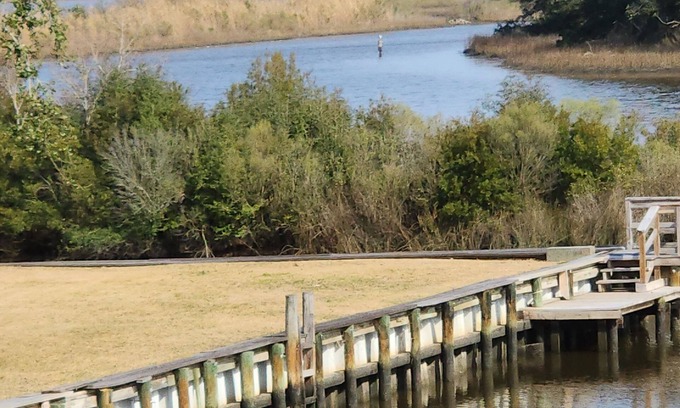 Sulphur Complejo | Dock and boat launch stunning views from upper deck also has elevator