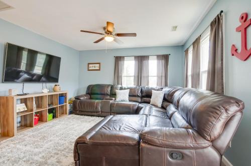 Gravois Mills Casa | Dock and Furnished Deck Lakefront Gravois Mills Gem