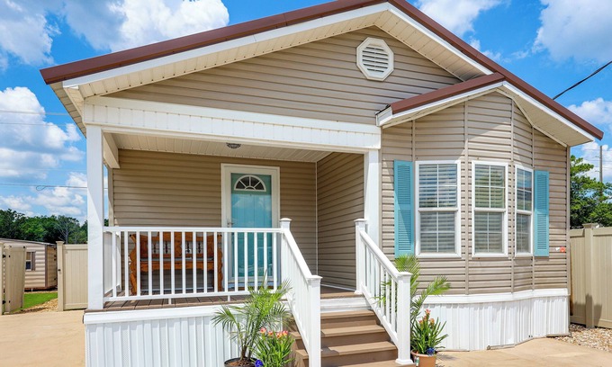 Elberta Casa | Dock & Boat Ramp Access: Home Near Wolf Bay!