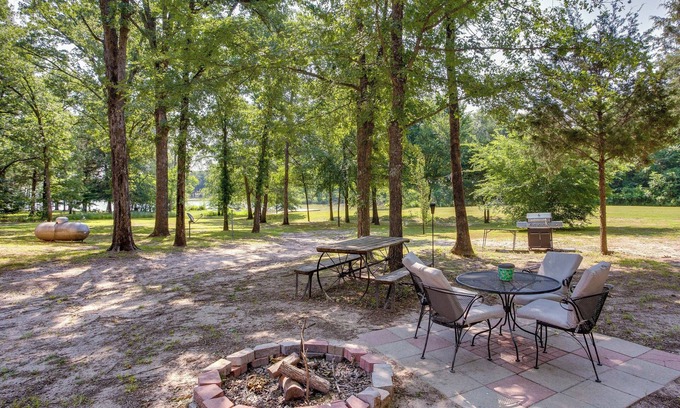 Wills Point Cabaña | Dock & Fire Pit: Lake Tawakoni Vacation Rental!