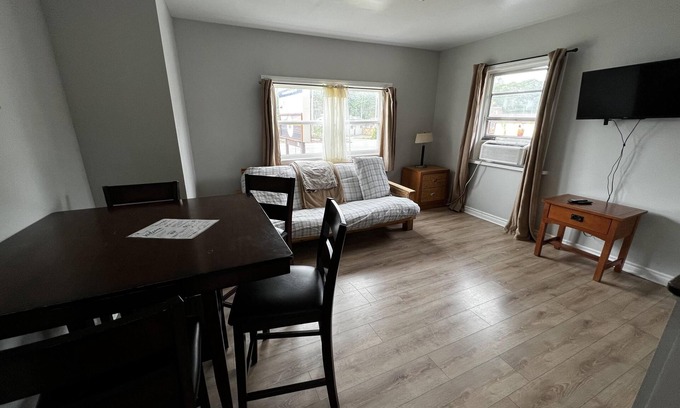 Wasaga Beach Cabaña | Dock Life Beach 1 - Unit 16, Riverside Property, 2 Bdrm, 3 min walk to Beach 1