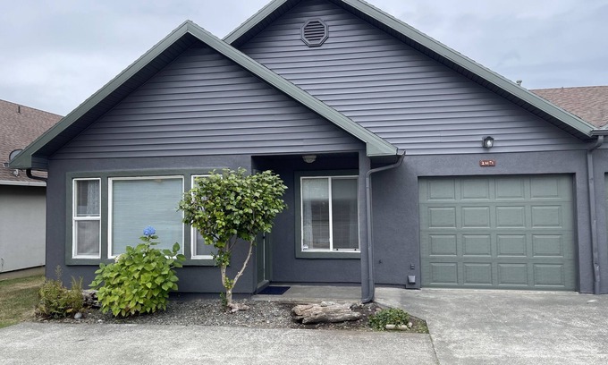 Crescent City Casa | Dock Walk 1- Cozy 3 bed/2 bath near beaches