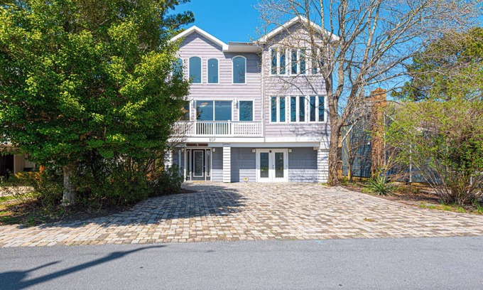 South Bethany Harbor Casa | Dockside Daydream - Large home on canal w/elevator
