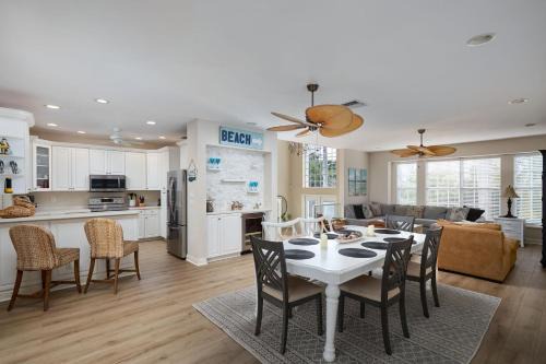Sanibel Isles Casa | Dockside Retreat Gorgeous Canal Villa with Heated Pool