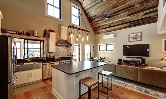 Ocracoke Casa | Dockside Retreat - Waterfront home in Oyster Creek