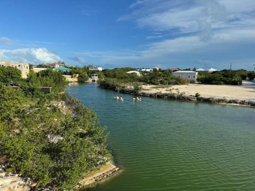 Discovery Bay Apartamento | Dockside Studio in Providenciales, Turks and Caicos