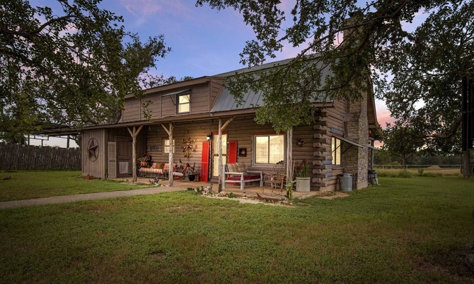 Bandera Casa | Doe Creek Horse Ranch in Bandera