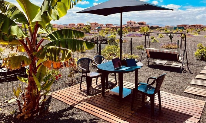 La Oliva Casa | Dog and family friendly villa with communal pool
