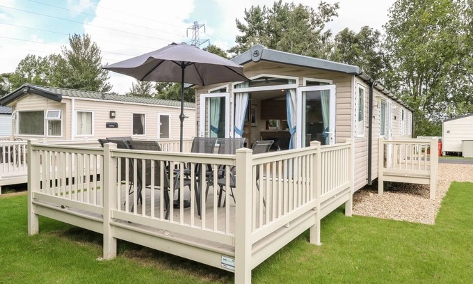 Hopton Chalet De Esquí | Dog Friendly 3 Bedroom Static Caravan in Fritton