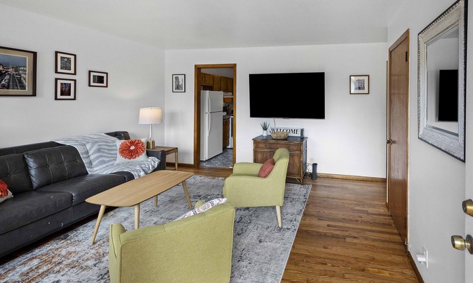 Knoxville Casa | Dog-friendly, 30 day minimum stay, Mid-Century Modern Haven