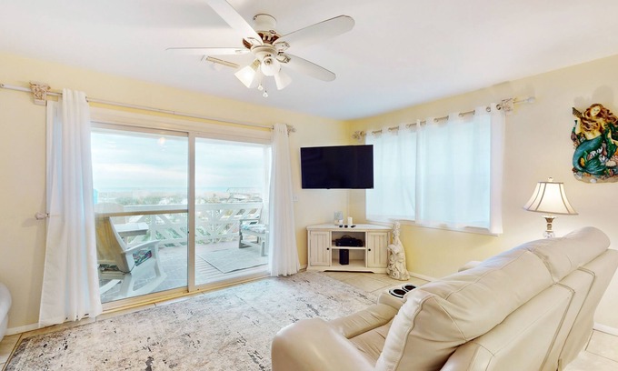 Inlet Beach Casa | Dog-friendly beachfront townhouse with balcony, 2 bikes, W/D